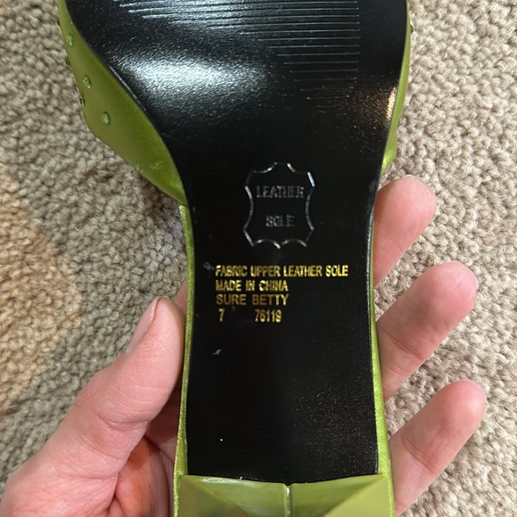 UNLISTED Chartreuse Sandals 7 - Picture 4 of 6